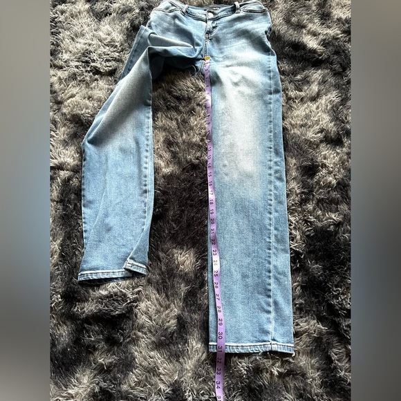 Fashion Nova Straight Leg Mid Rise Medium Blue Wash Size 3 - Picture 10 of 10